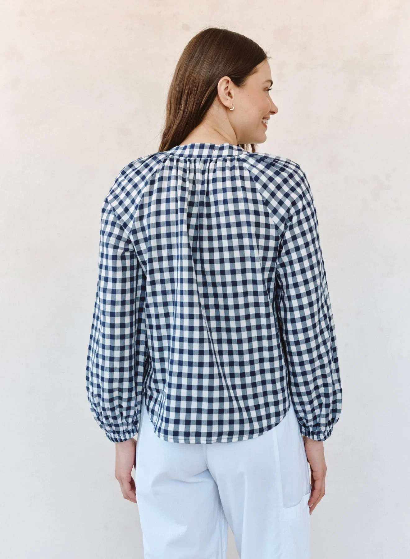 BELLA DAHL - WOMEN'S L/S SHIRRED RAGLAN SHIRT - Image 2