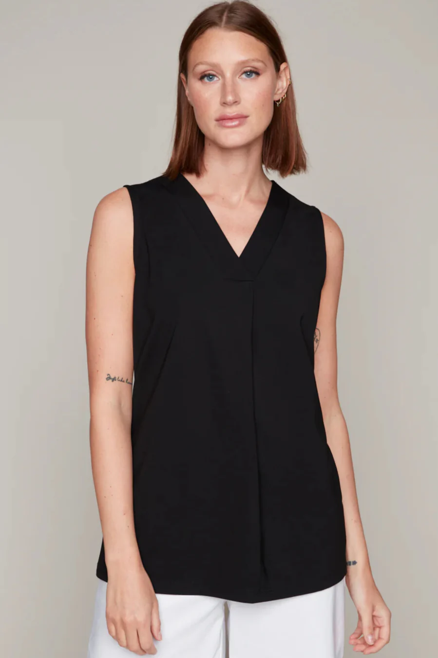 CARRE NOIR- WOMEN'S SLEEVELESS TOP 7956 - Image 2