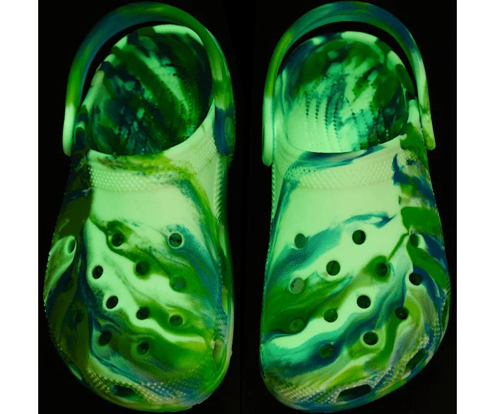 CROCS- KIDS CLASSIC GLOW-IN-THE-DARK MARBLED CLOG - Image 3