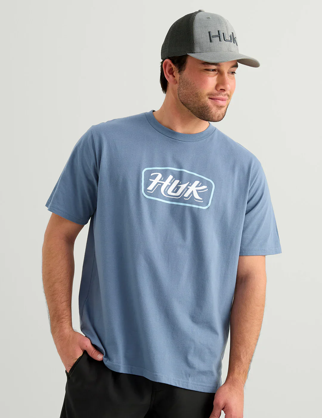 HUK - MEN'S HUK SCRIPT SS TEE - Image 3