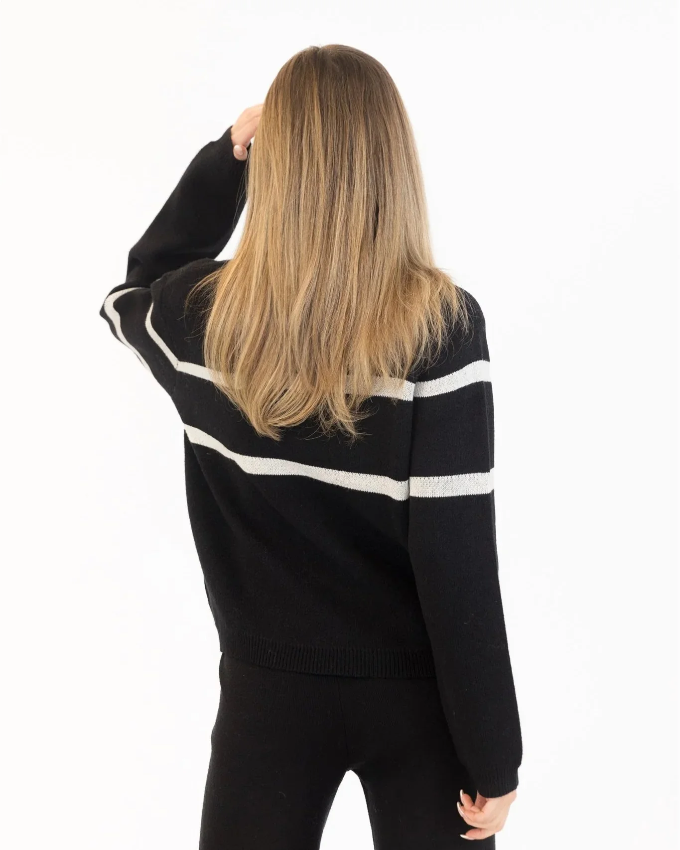 LYLA & LUXE - WOMEN'S BRIXTON SWEATER - Image 4