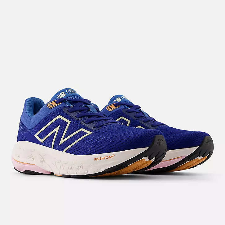 NEW BALANCE- WOMENS 860 SNEAKER - Image 2