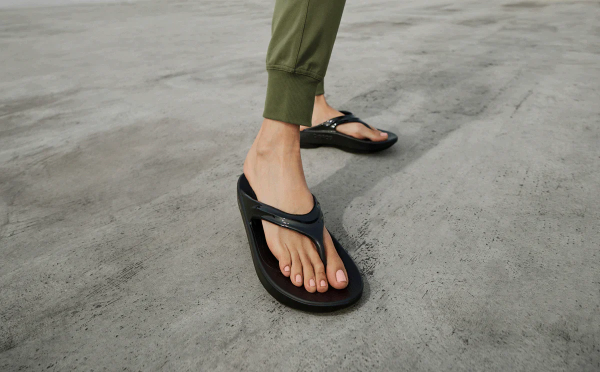OOFOS - Women's OOlala Thong Sandal - Image 14