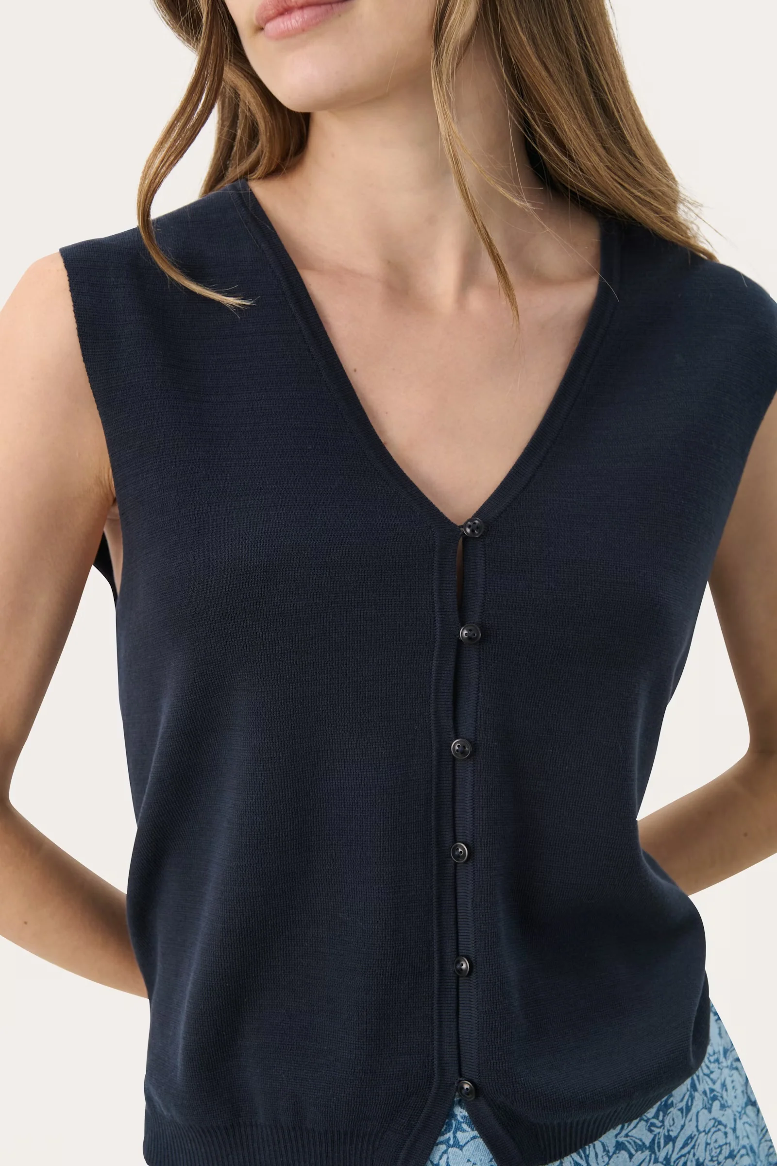 PART TWO- WOMEN’S NATIKA VEST - Image 2