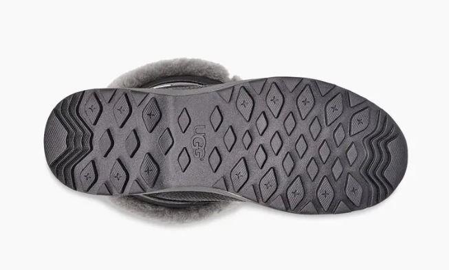 UGG- WOMEN'S ANDIRONDACK BOOT - Image 9